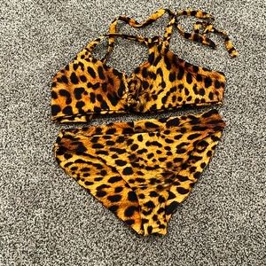 Fused Hawaii bikini this print is so cute